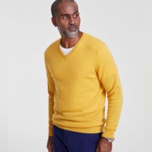 Club Room Men's V-Neck 100% Cashmere Clubroom Sweater Yellow L